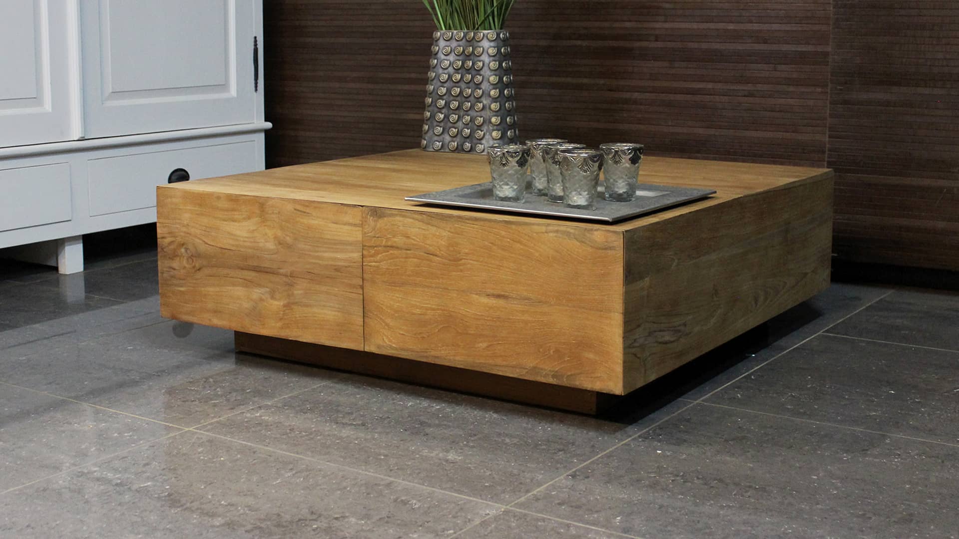 Design salontafel teak met ingebouwde lades.
